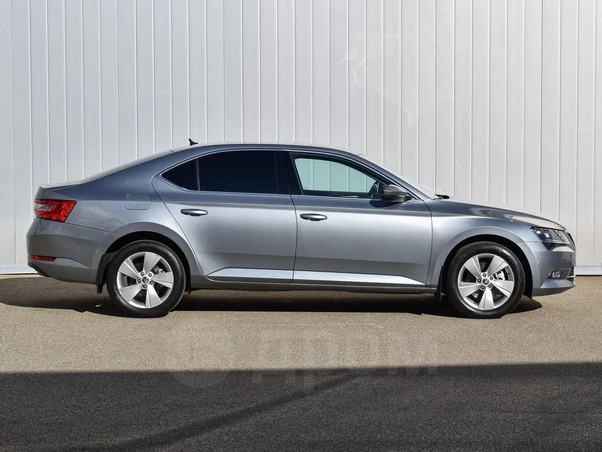 Skoda Superb Image 8